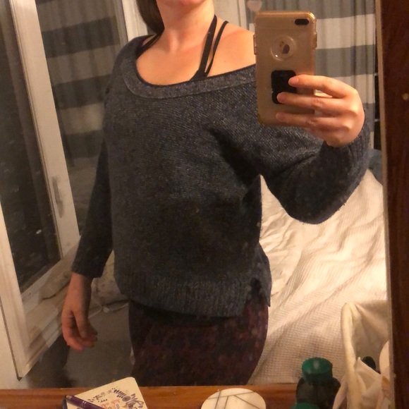 Club Monaco Cashmere Sweater - Picture 3 of 3